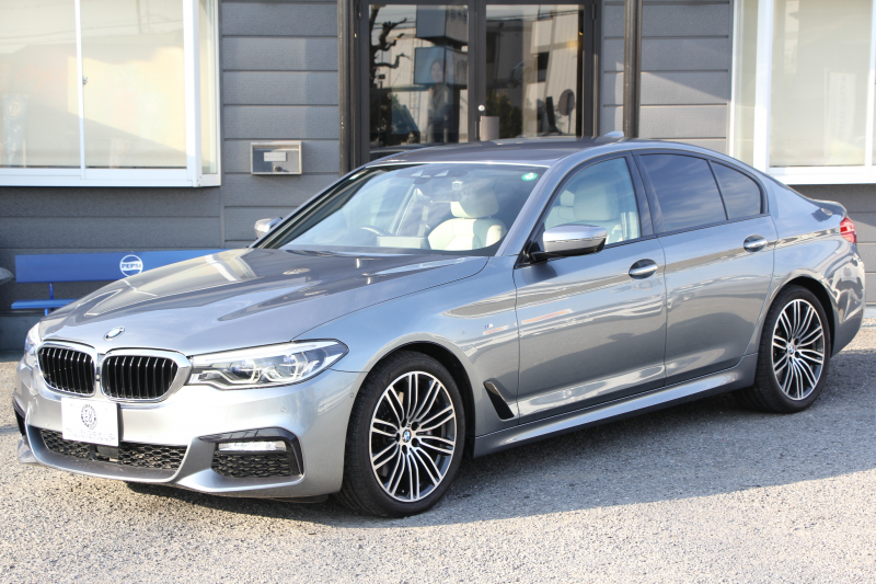 BMW 5シリーズ 530i Mｽﾎﾟｰﾂ 高出力 252馬力 1ｵｰﾅ ｱｲﾎﾞﾘｰﾚｻﾞｰ 全席ﾋｰﾀｰ HUD Mｽﾎﾟｰﾂﾌﾞﾚｰｷ 追従ACC ｽﾃｱﾘﾝｸﾞｻﾎﾟｰﾄ LEDﾍｯﾄﾞﾗｲﾄ ﾊｲﾋﾞｰﾑｱｼｽﾄ ﾀｯﾁ画面HDDﾅﾋﾞTV 360度ｶﾒﾗ Pｱｼｽﾄﾌﾟﾗｽ 電動ﾄﾗﾝｸ 専用ｴｱﾛ ﾊﾟﾄﾞﾙｼﾌﾄ 19AW 2年保証