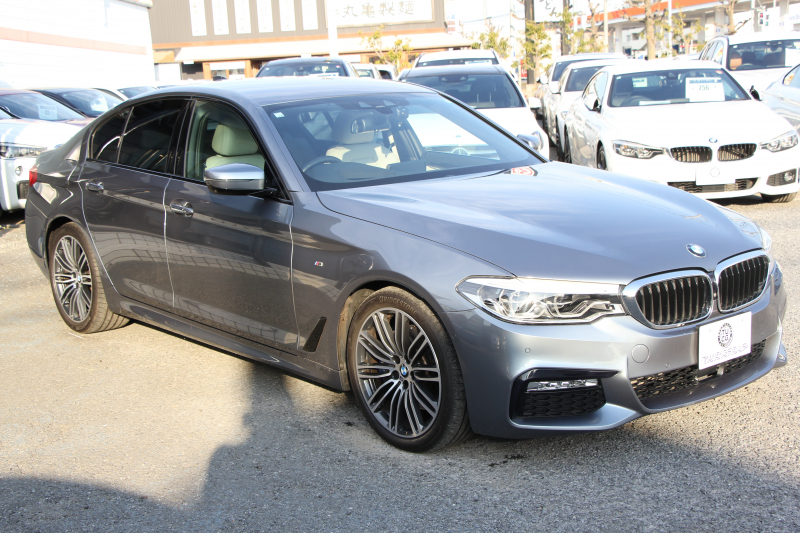 BMW 5シリーズ 530i Mｽﾎﾟｰﾂ 高出力 252馬力 1ｵｰﾅ ｱｲﾎﾞﾘｰﾚｻﾞｰ 全席ﾋｰﾀｰ HUD Mｽﾎﾟｰﾂﾌﾞﾚｰｷ 追従ACC ｽﾃｱﾘﾝｸﾞｻﾎﾟｰﾄ LEDﾍｯﾄﾞﾗｲﾄ ﾊｲﾋﾞｰﾑｱｼｽﾄ ﾀｯﾁ画面HDDﾅﾋﾞTV 360度ｶﾒﾗ Pｱｼｽﾄﾌﾟﾗｽ 電動ﾄﾗﾝｸ 専用ｴｱﾛ ﾊﾟﾄﾞﾙｼﾌﾄ 19AW 2年保証