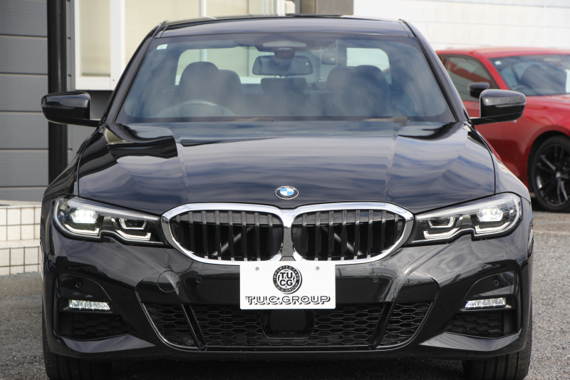 BMW 3シリーズ 320i Mｽﾎﾟｰﾂ ﾃﾞﾋﾞｭｰP ｺﾝﾌｫｰﾄP ﾋｰﾀｰ黒革 ﾌﾞﾙｰｽﾃｯﾁ  HUD 19AW 追従ACC ｽﾃｱﾘﾝｸﾞｻﾎﾟｰﾄ LEDﾍｯﾄﾞﾗｲﾄ ｵｰﾄﾊｲﾋﾞｰﾑ 電動ﾄﾗﾝｸ ｱｯﾌﾟﾙｶｰﾌﾟﾚｲ ﾀｯﾁ画面HDDﾅﾋﾞﾜｲﾔﾚｽ充電 Hi-fiｽﾋﾟｰｶｰ Pｱｼｽﾄ 専用ｴｱﾛ 2年保証
