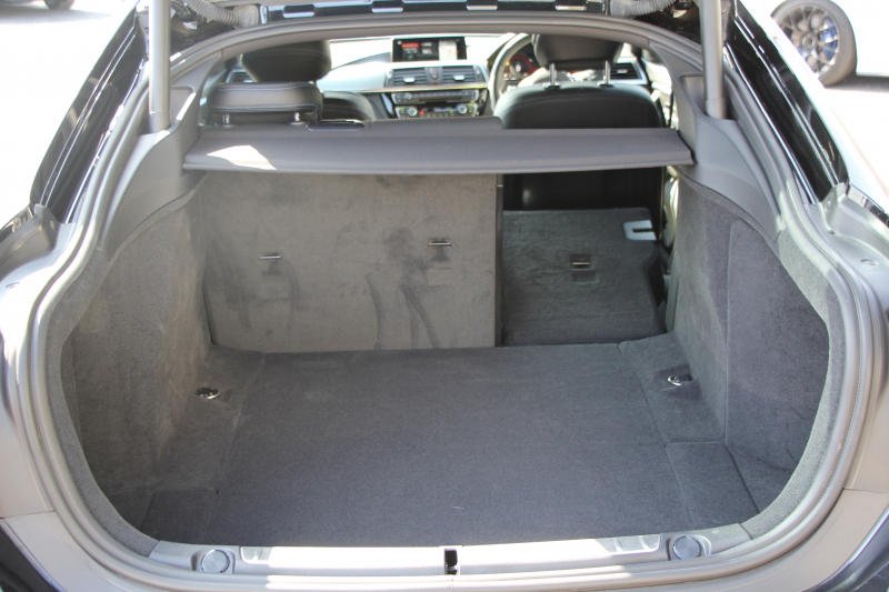 BMW 4シリーズ 420i ｸﾞﾗﾝｸｰﾍﾟｲﾝｽﾀｲﾙｽﾎﾟｰﾂ 300台限定車 後期ﾓﾃﾞﾙ ﾋｰﾀｰ黒革 ｱﾀﾞﾌﾟﾃｨﾌﾞMｻｽ 19AW Mspﾌﾞﾚｰｷ HUD 追従ACC 液晶ﾒｰﾀｰ LEDﾍｯﾄﾞﾗｲﾄ&LEDﾃｰﾙ ﾀｯﾁ画面HDDﾅﾋﾞﾌﾙｾｸﾞTV 電動ﾄﾗﾝｸ 衝突軽減ﾌﾞﾚｰｷ 2年保証