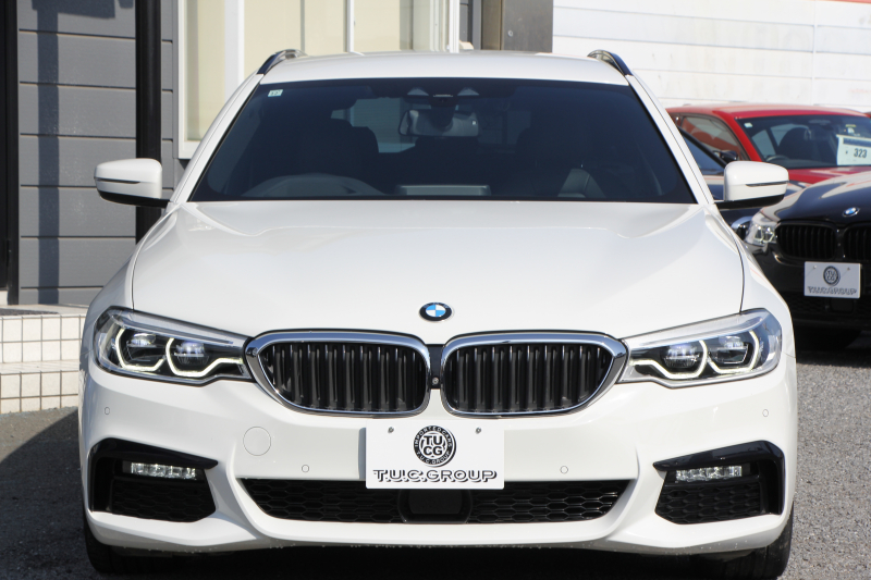 BMW 5シリーズ 523d ﾂｰﾘﾝｸﾞMｽﾎﾟｰﾂ ﾊｲﾗｲﾝ 変更後ﾓﾃﾞﾙ 新液晶ﾒｰﾀｰ 全席ﾋｰﾀｰ黒革 HUD LEDﾍｯﾄﾞﾗｲﾄ 追従ACC ｽﾃｱﾘﾝｸﾞｻﾎﾟｰﾄ ｵｰﾄﾊｲﾋﾞｰﾑ ﾀｯﾁ画面HDDﾅﾋﾞTV 360度ｶﾒﾗ 電動ﾘｱｹﾞｰﾄ 専用ｴｱﾛ 19AW 2年保証