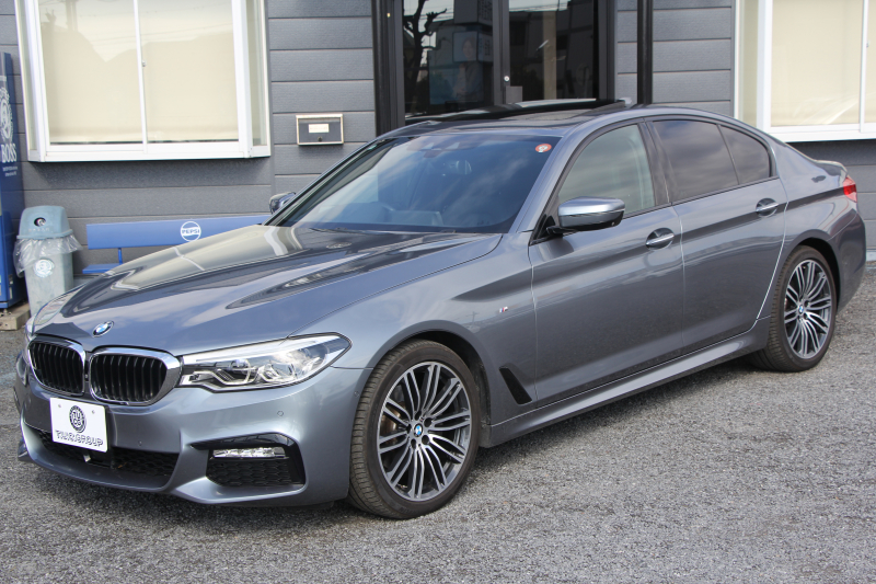 BMW 5シリーズ 523i Mｽﾎﾟｰﾂ ﾊｲﾗｲﾝ ｻﾝﾙｰﾌ 全席ﾋｰﾀｰ黒革 HUD ｼﾞｪｽﾁｬｰｺﾝﾄﾛｰﾙ ﾜｲﾔﾚｽ充電 追従ACC ｽﾃｱﾘﾝｸﾞｻﾎﾟｰﾄ ﾀｯﾁ画面HDDﾅﾋﾞTV LEDﾍｯﾄﾞﾗｲﾄ ｵｰﾄﾊｲﾋﾞｰﾑ 360度ｶﾒﾗ 19AW 電動ﾄﾗﾝｸ 専用ｴｱﾛ ﾊﾟﾄﾞﾙｼﾌﾄ 2年保証