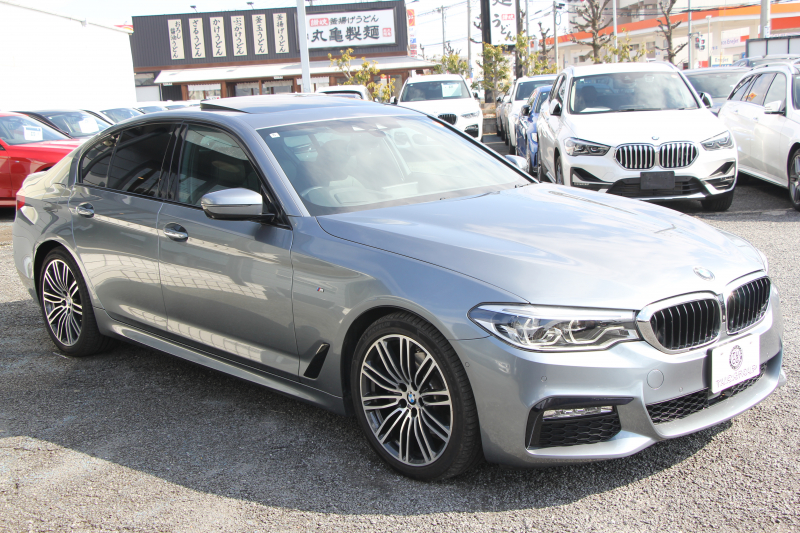 BMW 5シリーズ 523i Mｽﾎﾟｰﾂ ﾊｲﾗｲﾝ ｻﾝﾙｰﾌ 全席ﾋｰﾀｰ黒革 HUD ｼﾞｪｽﾁｬｰｺﾝﾄﾛｰﾙ ﾜｲﾔﾚｽ充電 追従ACC ｽﾃｱﾘﾝｸﾞｻﾎﾟｰﾄ ﾀｯﾁ画面HDDﾅﾋﾞTV LEDﾍｯﾄﾞﾗｲﾄ ｵｰﾄﾊｲﾋﾞｰﾑ 360度ｶﾒﾗ 19AW 電動ﾄﾗﾝｸ 専用ｴｱﾛ ﾊﾟﾄﾞﾙｼﾌﾄ 2年保証