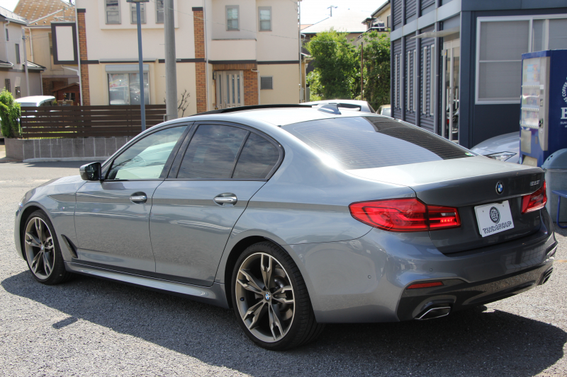 BMW 5シリーズ 523i Mｽﾎﾟｰﾂ ﾊｲﾗｲﾝ ｻﾝﾙｰﾌ 全席ﾋｰﾀｰ黒革 HUD ｼﾞｪｽﾁｬｰｺﾝﾄﾛｰﾙ ﾜｲﾔﾚｽ充電 M550用20AW 追従ACC ｽﾃｱﾘﾝｸﾞｻﾎﾟｰﾄ ﾀｯﾁ画面HDDﾅﾋﾞTV LEDﾍｯﾄﾞﾗｲﾄ ｵｰﾄﾊｲﾋﾞｰﾑ 360度ｶﾒﾗ 電動ﾄﾗﾝｸ 専用ｴｱﾛ ﾊﾟﾄﾞﾙｼﾌﾄ 2年保証