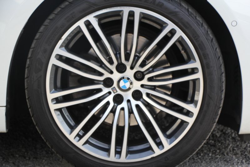 BMW 5シリーズ 523d Mｽﾎﾟｰﾂ ﾊｲﾗｲﾝ 変更後ﾓﾃﾞﾙ 新液晶ﾒｰﾀｰ 全席ﾋｰﾀｰ黒革 HUD LEDﾍｯﾄﾞﾗｲﾄ 追従ACC ｽﾃｱﾘﾝｸﾞｻﾎﾟｰﾄ ｵｰﾄﾊｲﾋﾞｰﾑ ﾀｯﾁ画面HDDﾅﾋﾞﾌﾙｾｸﾞTV 360度ｶﾒﾗ 電動ﾄﾗﾝｸ 専用ｴｱﾛ 19AW ﾊﾟﾄﾞﾙｼﾌﾄ ｱﾝﾋﾞｴﾝﾄﾗｲﾄ 2年保証