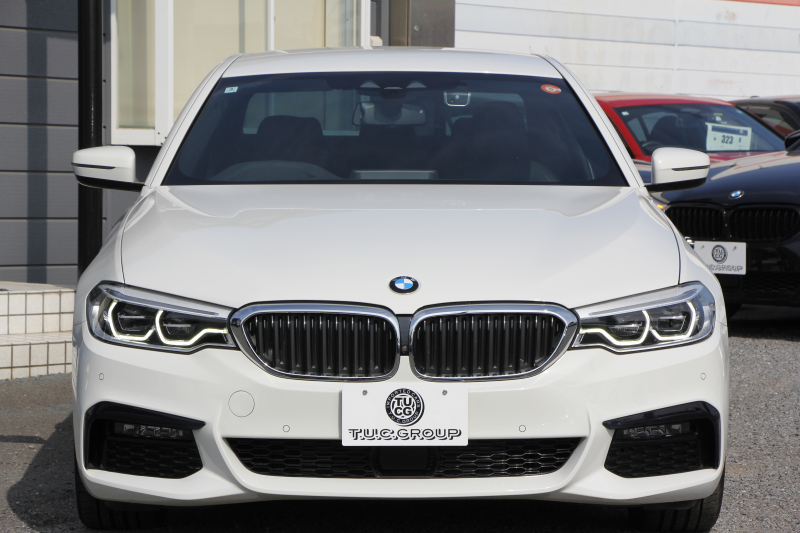 BMW 5シリーズ 523d Mｽﾎﾟｰﾂ ﾊｲﾗｲﾝ 変更後ﾓﾃﾞﾙ 新液晶ﾒｰﾀｰ 全席ﾋｰﾀｰ黒革 HUD LEDﾍｯﾄﾞﾗｲﾄ 追従ACC ｽﾃｱﾘﾝｸﾞｻﾎﾟｰﾄ ｵｰﾄﾊｲﾋﾞｰﾑ ﾀｯﾁ画面HDDﾅﾋﾞﾌﾙｾｸﾞTV 360度ｶﾒﾗ 電動ﾄﾗﾝｸ 専用ｴｱﾛ 19AW ﾊﾟﾄﾞﾙｼﾌﾄ ｱﾝﾋﾞｴﾝﾄﾗｲﾄ 2年保証