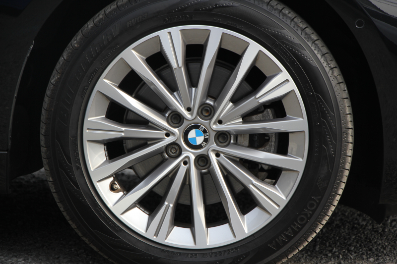 BMW 2シリーズ 218d ｸﾞﾗﾝﾂｱﾗｰ ﾗｸﾞｼﾞｭｱﾘｰ 後期 ﾌｪｲｽﾘﾌﾄ後 3列7人乗 1ｵｰﾅ ADｱｸﾃｨﾌﾞｾｰﾌﾃｨ&ｺﾝﾌｫｰﾄP 追従ACC HUD ﾋｰﾀｰ黒革 電動ﾄﾗﾝｸ ﾌﾘｯﾌﾟﾀﾞｳﾝﾓﾆﾀｰ ﾌﾙｾｸﾞTV LEDﾍｯﾄﾞﾗｲﾄ ﾀｯﾁ画面HDDﾅﾋﾞﾊﾟｰｷﾝｸﾞｱｼｽﾄ 2年保証