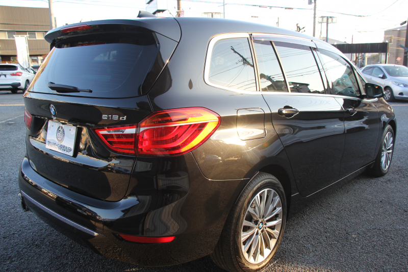 BMW 2シリーズ 218d ｸﾞﾗﾝﾂｱﾗｰ ﾗｸﾞｼﾞｭｱﾘｰ 後期 ﾌｪｲｽﾘﾌﾄ後 3列7人乗 1ｵｰﾅ ADｱｸﾃｨﾌﾞｾｰﾌﾃｨ&ｺﾝﾌｫｰﾄP 追従ACC HUD ﾋｰﾀｰ黒革 電動ﾄﾗﾝｸ ﾌﾘｯﾌﾟﾀﾞｳﾝﾓﾆﾀｰ ﾌﾙｾｸﾞTV LEDﾍｯﾄﾞﾗｲﾄ ﾀｯﾁ画面HDDﾅﾋﾞﾊﾟｰｷﾝｸﾞｱｼｽﾄ 2年保証