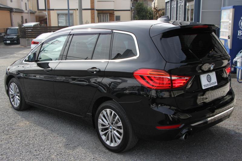 BMW 2シリーズ 218d ｸﾞﾗﾝﾂｱﾗｰ ﾗｸﾞｼﾞｭｱﾘｰ 後期 ﾌｪｲｽﾘﾌﾄ後 3列7人乗 1ｵｰﾅ ADｱｸﾃｨﾌﾞｾｰﾌﾃｨ&ｺﾝﾌｫｰﾄP 追従ACC HUD ﾋｰﾀｰ黒革 電動ﾄﾗﾝｸ ﾌﾘｯﾌﾟﾀﾞｳﾝﾓﾆﾀｰ ﾌﾙｾｸﾞTV LEDﾍｯﾄﾞﾗｲﾄ ﾀｯﾁ画面HDDﾅﾋﾞﾊﾟｰｷﾝｸﾞｱｼｽﾄ 2年保証