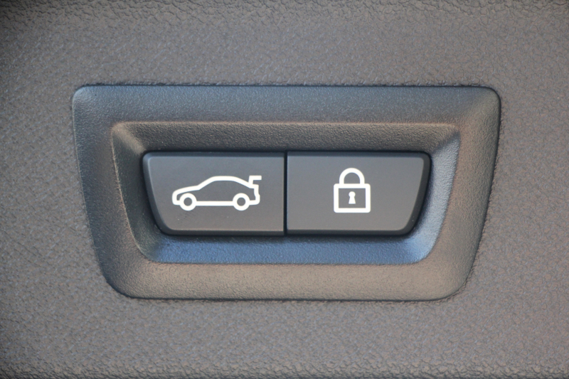 BMW X3 M40d ｾﾚｸﾄP 326馬力 3.0Lﾃﾞｨｰｾﾞﾙﾀｰﾎﾞﾊﾟﾉﾗﾏｻﾝﾙｰﾌ 全ﾋｰﾀｰ茶革 ﾍﾞﾝﾁﾚｰｼｮﾝ ﾘｱｼｰﾄ可倒調整 ﾊｰﾏﾝｶｰﾄﾞﾝ HUD 専用21AW Mｽﾎﾟｰﾂﾃﾞﾌ&ﾌﾞﾚｰｷ 追従ACC ｽﾃｱﾘﾝｸﾞｻﾎﾟｰﾄ ﾀｯﾁ画面HDDﾅﾋﾞTV 360度ｶﾒﾗ 電動ﾄﾗﾝｸ 2年保証