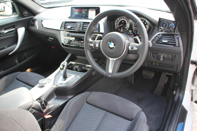 BMW 2シリーズ M240i ｸｰﾍﾟ後期 変更後ﾓﾃﾞﾙ 1ｵｰﾅ 追従ACC B58新ｴﾝｼﾞﾝ 直6ﾀｰﾎﾞ340馬力 LEDﾍｯﾄﾞﾗｲﾄ LEDﾃｰﾙ ｱﾀﾞﾌﾟﾃｨﾌﾞMｻｽ 専用ﾌﾞﾚｰｷ ﾀｯﾁ画面HDDﾅﾋﾞPｱｼｽﾄ ﾊﾟﾄﾞﾙｼﾌﾄ 8速AT 衝突軽減ﾌﾞﾚｰｷ ｼｰﾄﾋｰﾀｰ ｾﾘｳﾑｸﾞﾚｰ18AW&ｸﾞﾘﾙ 2年保証