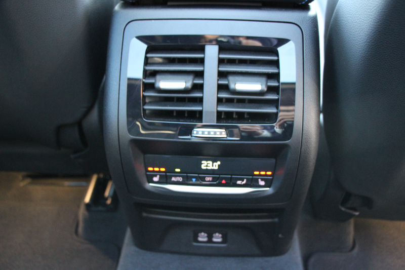 BMW X3 M40i ｾﾚｸﾄP ﾌｧｽﾄﾄﾗｯｸP 387馬力 直6ﾀｰﾎﾞﾊﾟﾉﾗﾏｻﾝﾙｰﾌ ﾊｰﾏﾝｶｰﾄﾞﾝｻｳﾝﾄﾞﾋｰﾀｰ黒革 Mｽﾎﾟｰﾂｼｰﾄ ｱﾀﾞﾌﾟﾃｨﾌﾞMｻｽ individual21AW BMWﾗｲﾌﾞｺｯｸﾋﾟｯﾄﾞﾘｱｼｰﾄ可倒調整 360度ｶﾒﾗ ﾀｯﾁ画面HDDﾅﾋﾞTV ｱｯﾌﾟﾙｶｰﾌﾟﾚｲ 2年保証