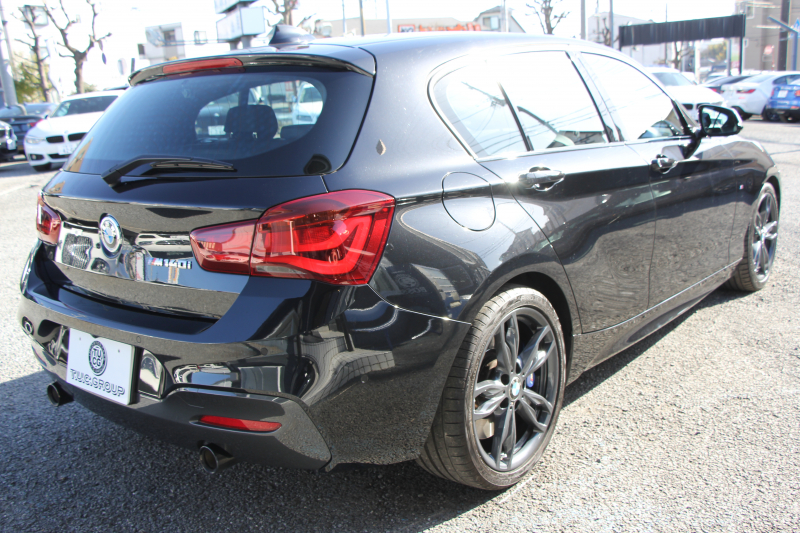 BMW 1シリーズ M140i ｴﾃﾞｨｼｮﾝｼｬﾄﾞｰ 後期 340馬力 直6ﾀｰﾎﾞ後輪駆動最終 ﾋｰﾀｰ黒革 LEDﾍｯﾄﾞﾗｲﾄ ｱﾀﾞﾌﾟﾃｨﾌﾞMｻｽ 専用ﾌﾞﾚｰｷ 18AW ﾀｯﾁ画面HDDﾅﾋﾞPｱｼｽﾄ 衝突軽減ﾌﾞﾚｰｷ 車線逸脱警告 歩行者警告 ﾌﾞﾚｰｷ付ｸﾙｺﾝ 2年保証