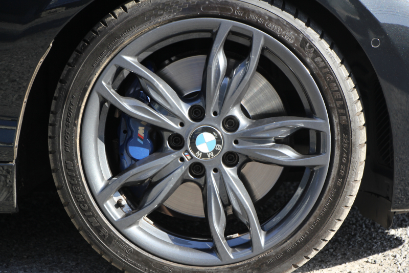 BMW 1シリーズ M140i ｴﾃﾞｨｼｮﾝｼｬﾄﾞｰ 後期 340馬力 直6ﾀｰﾎﾞ後輪駆動最終 ﾋｰﾀｰ黒革 LEDﾍｯﾄﾞﾗｲﾄ ｱﾀﾞﾌﾟﾃｨﾌﾞMｻｽ 専用ﾌﾞﾚｰｷ 18AW ﾀｯﾁ画面HDDﾅﾋﾞPｱｼｽﾄ 衝突軽減ﾌﾞﾚｰｷ 車線逸脱警告 歩行者警告 ﾌﾞﾚｰｷ付ｸﾙｺﾝ 2年保証