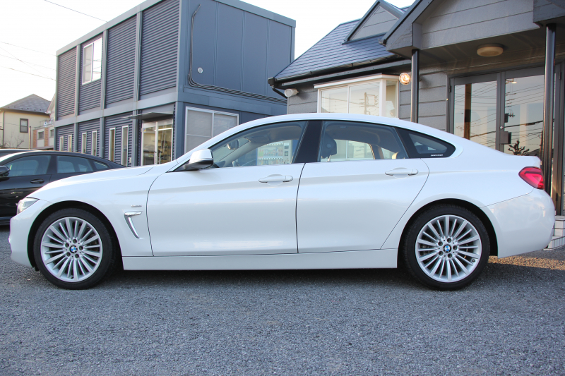 BMW 4シリーズ 420i ｸﾞﾗﾝｸｰﾍﾟﾗｸﾞｼﾞｭｱﾘｰ 後期 真珠色 ﾋｰﾀｰ黒革 液晶ﾒｰﾀｰ LEDﾍｯﾄﾞﾗｲﾄ&ﾃｰﾙ 追従ACC ﾚｰﾝﾁｪﾝｼﾞ警告 ﾌﾙｾｸﾞTV HDDﾅﾋﾞｸﾛｰﾑﾗｲﾝｴｸｽﾃﾘｱ 電動ﾄﾗﾝｸ 衝突軽減ﾌﾞﾚｰｷ 車線逸脱警告 歩行者警告 2年保証
