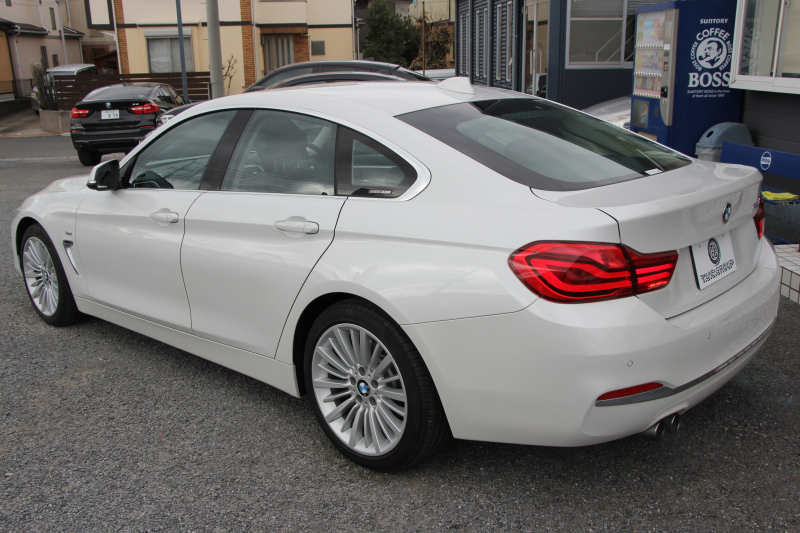 BMW 4シリーズ 420i ｸﾞﾗﾝｸｰﾍﾟﾗｸﾞｼﾞｭｱﾘｰ 後期 真珠色 ﾋｰﾀｰ黒革 液晶ﾒｰﾀｰ LEDﾍｯﾄﾞﾗｲﾄ&ﾃｰﾙ 追従ACC ﾚｰﾝﾁｪﾝｼﾞ警告 ﾌﾙｾｸﾞTV HDDﾅﾋﾞｸﾛｰﾑﾗｲﾝｴｸｽﾃﾘｱ 電動ﾄﾗﾝｸ 衝突軽減ﾌﾞﾚｰｷ 車線逸脱警告 歩行者警告 2年保証