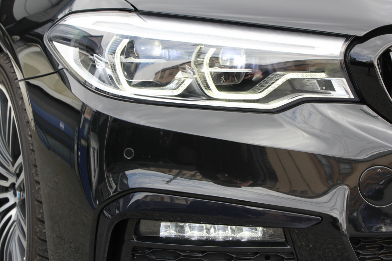 BMW 5シリーズ 530i ﾂｰﾘﾝｸﾞMｽﾎﾟｰﾂ ｾﾚｸﾄP 型式変更後｢ABA-JT20｣ 252馬力 ﾊﾟﾉﾗﾏｻﾝﾙｰﾌ ﾊｰﾏﾝｶｰﾄﾞﾝ 4ｿﾞｰﾝｴｱｺﾝ ｷｬﾝﾍﾞﾗﾍﾞｰｼﾞｭﾚｻﾞｰ 全席ﾋｰﾀｰHUD 追従ACC ｽﾃｱﾘﾝｸﾞｻﾎﾟｰﾄ 変更後全面液晶ﾒｰﾀｰ ﾀｯﾁ画面HDDﾅﾋﾞTV 360度ｶﾒﾗ 2年保証