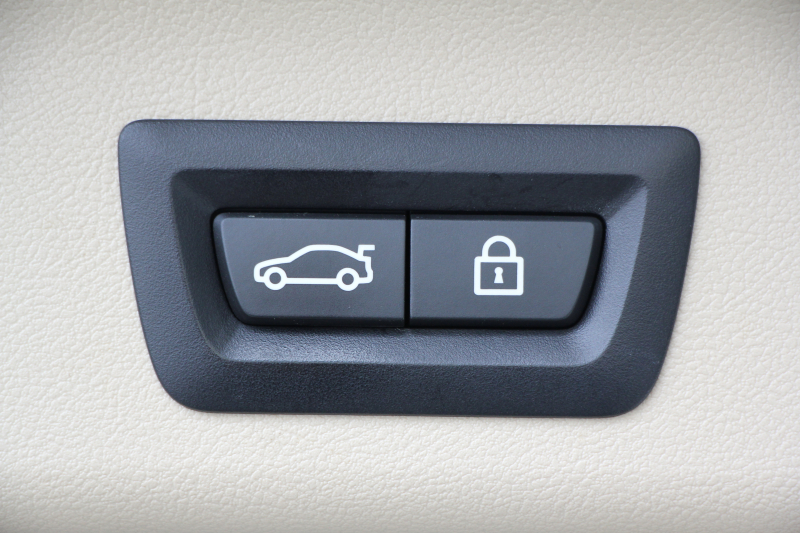 BMW 5シリーズ 530i ﾂｰﾘﾝｸﾞMｽﾎﾟｰﾂ ｾﾚｸﾄP 型式変更後｢ABA-JT20｣ 252馬力 ﾊﾟﾉﾗﾏｻﾝﾙｰﾌ ﾊｰﾏﾝｶｰﾄﾞﾝ 4ｿﾞｰﾝｴｱｺﾝ ｷｬﾝﾍﾞﾗﾍﾞｰｼﾞｭﾚｻﾞｰ 全席ﾋｰﾀｰHUD 追従ACC ｽﾃｱﾘﾝｸﾞｻﾎﾟｰﾄ 変更後全面液晶ﾒｰﾀｰ ﾀｯﾁ画面HDDﾅﾋﾞTV 360度ｶﾒﾗ 2年保証