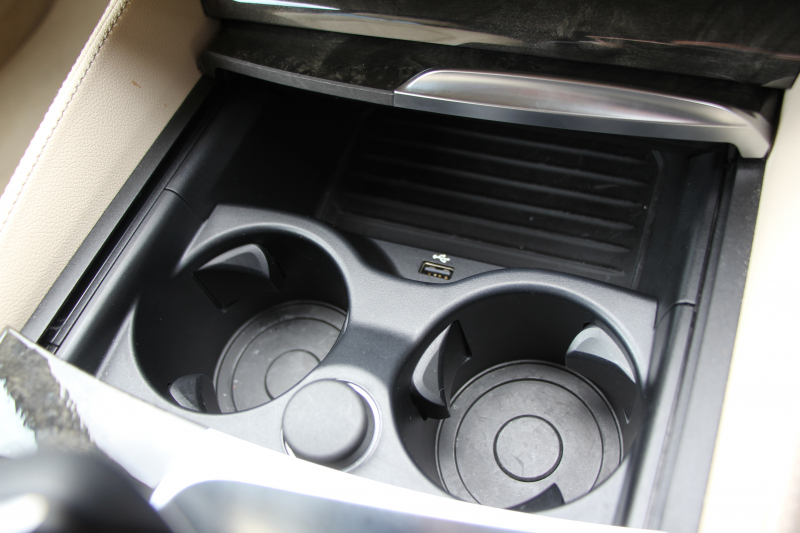 BMW 5シリーズ 530i ﾂｰﾘﾝｸﾞMｽﾎﾟｰﾂ ｾﾚｸﾄP 型式変更後｢ABA-JT20｣ 252馬力 ﾊﾟﾉﾗﾏｻﾝﾙｰﾌ ﾊｰﾏﾝｶｰﾄﾞﾝ 4ｿﾞｰﾝｴｱｺﾝ ｷｬﾝﾍﾞﾗﾍﾞｰｼﾞｭﾚｻﾞｰ 全席ﾋｰﾀｰHUD 追従ACC ｽﾃｱﾘﾝｸﾞｻﾎﾟｰﾄ 変更後全面液晶ﾒｰﾀｰ ﾀｯﾁ画面HDDﾅﾋﾞTV 360度ｶﾒﾗ 2年保証