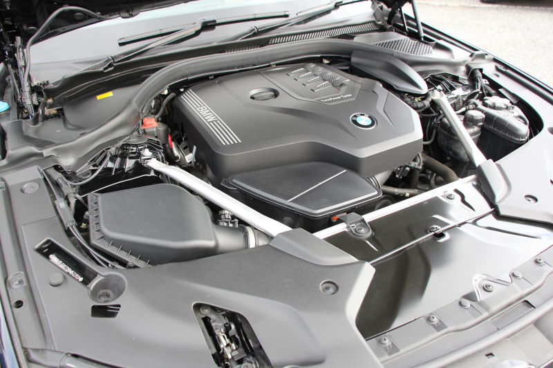 BMW 5シリーズ 530i ﾂｰﾘﾝｸﾞMｽﾎﾟｰﾂ ｾﾚｸﾄP 型式変更後｢ABA-JT20｣ 252馬力 ﾊﾟﾉﾗﾏｻﾝﾙｰﾌ ﾊｰﾏﾝｶｰﾄﾞﾝ 4ｿﾞｰﾝｴｱｺﾝ ｷｬﾝﾍﾞﾗﾍﾞｰｼﾞｭﾚｻﾞｰ 全席ﾋｰﾀｰHUD 追従ACC ｽﾃｱﾘﾝｸﾞｻﾎﾟｰﾄ 変更後全面液晶ﾒｰﾀｰ ﾀｯﾁ画面HDDﾅﾋﾞTV 360度ｶﾒﾗ 2年保証