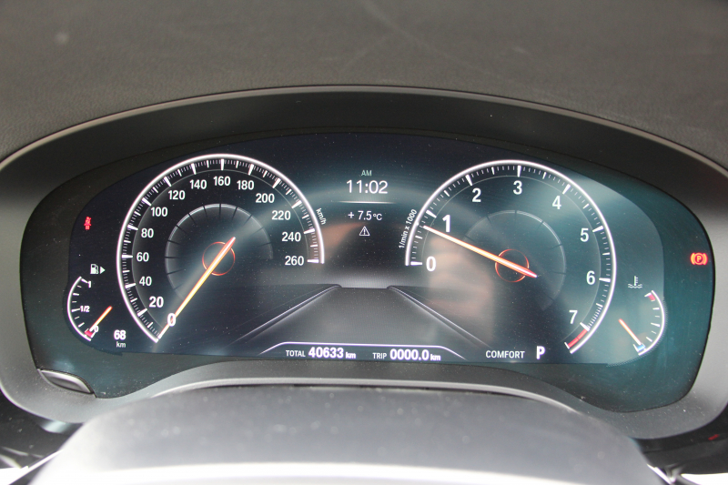 BMW 5シリーズ 530i ﾂｰﾘﾝｸﾞMｽﾎﾟｰﾂ ｾﾚｸﾄP 型式変更後｢ABA-JT20｣ 252馬力 ﾊﾟﾉﾗﾏｻﾝﾙｰﾌ ﾊｰﾏﾝｶｰﾄﾞﾝ 4ｿﾞｰﾝｴｱｺﾝ ｷｬﾝﾍﾞﾗﾍﾞｰｼﾞｭﾚｻﾞｰ 全席ﾋｰﾀｰHUD 追従ACC ｽﾃｱﾘﾝｸﾞｻﾎﾟｰﾄ 変更後全面液晶ﾒｰﾀｰ ﾀｯﾁ画面HDDﾅﾋﾞTV 360度ｶﾒﾗ 2年保証