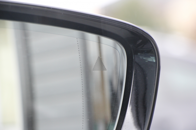 BMW 5シリーズ 530i ﾂｰﾘﾝｸﾞMｽﾎﾟｰﾂ ｾﾚｸﾄP 型式変更後｢ABA-JT20｣ 252馬力 ﾊﾟﾉﾗﾏｻﾝﾙｰﾌ ﾊｰﾏﾝｶｰﾄﾞﾝ 4ｿﾞｰﾝｴｱｺﾝ ｷｬﾝﾍﾞﾗﾍﾞｰｼﾞｭﾚｻﾞｰ 全席ﾋｰﾀｰHUD 追従ACC ｽﾃｱﾘﾝｸﾞｻﾎﾟｰﾄ 変更後全面液晶ﾒｰﾀｰ ﾀｯﾁ画面HDDﾅﾋﾞTV 360度ｶﾒﾗ 2年保証