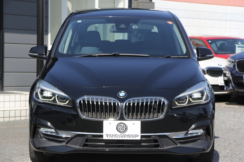 BMW 2シリーズ 218d ｸﾞﾗﾝﾂｱﾗｰ ﾗｸﾞｼﾞｭｱﾘｰ 後期 1ｵｰﾅ ﾌｪｲｽﾘﾌﾄ後 3列7人乗 ADｱｸﾃｨﾌﾞｾｰﾌﾃｨ&ｺﾝﾌｫｰﾄP 追従ACC HUD ﾋｰﾀｰ黒革 電動ﾄﾗﾝｸ LEDﾍｯﾄﾞﾗｲﾄ ﾀｯﾁ画面HDDﾅﾋﾞﾊﾟｰｷﾝｸﾞｱｼｽﾄ 衝突軽減ﾌﾞﾚｰｷ 車線逸脱警告 歩行者警告 2年保証