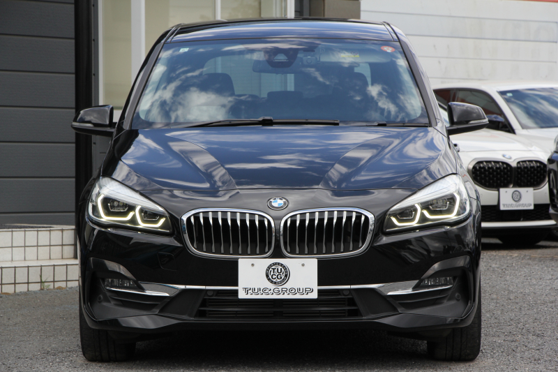 BMW 2シリーズ 218d ｸﾞﾗﾝﾂｱﾗｰ ﾗｸﾞｼﾞｭｱﾘｰ 後期 1ｵｰﾅ ﾌｪｲｽﾘﾌﾄ後 3列7人乗 ADｱｸﾃｨﾌﾞｾｰﾌﾃｨ&ｺﾝﾌｫｰﾄP 追従ACC HUD ﾋｰﾀｰ黒革 電動ﾄﾗﾝｸ LEDﾍｯﾄﾞﾗｲﾄ ﾀｯﾁ画面HDDﾅﾋﾞﾊﾟｰｷﾝｸﾞｱｼｽﾄ 衝突軽減ﾌﾞﾚｰｷ 車線逸脱警告 歩行者警告 2年保証