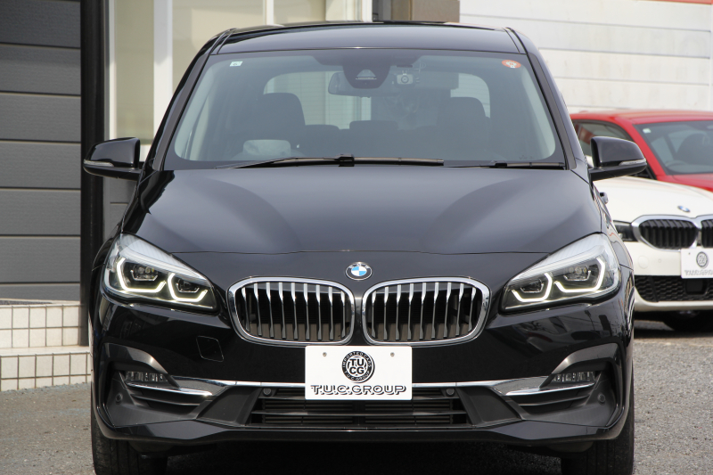 BMW 2シリーズ 218d ｸﾞﾗﾝﾂｱﾗｰ ﾗｸﾞｼﾞｭｱﾘｰ 後期 1ｵｰﾅ ﾌｪｲｽﾘﾌﾄ後 3列7人乗 ADｱｸﾃｨﾌﾞｾｰﾌﾃｨ&ｺﾝﾌｫｰﾄP 追従ACC HUD ﾋｰﾀｰ黒革 電動ﾄﾗﾝｸ LEDﾍｯﾄﾞﾗｲﾄ ﾀｯﾁ画面HDDﾅﾋﾞﾊﾟｰｷﾝｸﾞｱｼｽﾄ 衝突軽減ﾌﾞﾚｰｷ 車線逸脱警告 歩行者警告 2年保証