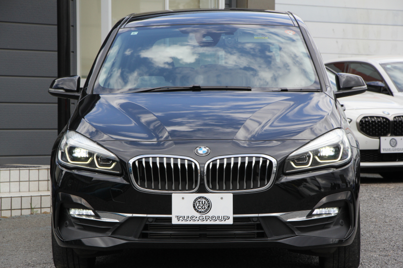 BMW 2シリーズ 218d ｸﾞﾗﾝﾂｱﾗｰ ﾗｸﾞｼﾞｭｱﾘｰ 後期 1ｵｰﾅ ﾌｪｲｽﾘﾌﾄ後 3列7人乗 ADｱｸﾃｨﾌﾞｾｰﾌﾃｨ&ｺﾝﾌｫｰﾄP 追従ACC HUD ﾋｰﾀｰ黒革 電動ﾄﾗﾝｸ LEDﾍｯﾄﾞﾗｲﾄ ﾀｯﾁ画面HDDﾅﾋﾞﾊﾟｰｷﾝｸﾞｱｼｽﾄ 衝突軽減ﾌﾞﾚｰｷ 車線逸脱警告 歩行者警告 2年保証