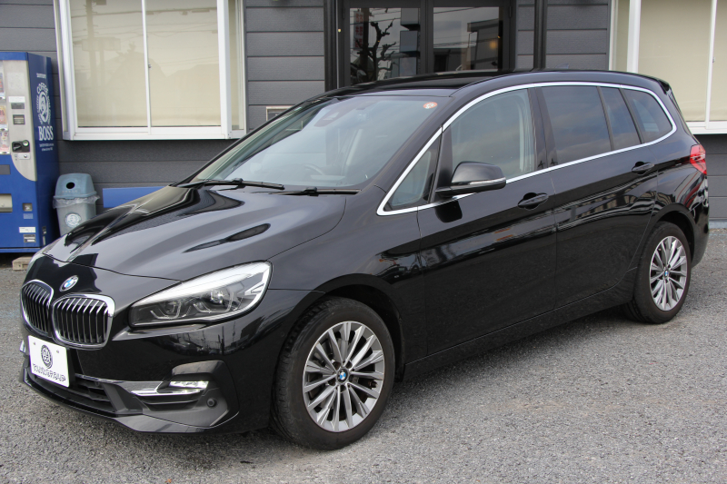 BMW 2シリーズ 218d ｸﾞﾗﾝﾂｱﾗｰ ﾗｸﾞｼﾞｭｱﾘｰ 後期 1ｵｰﾅ ﾌｪｲｽﾘﾌﾄ後 3列7人乗 ADｱｸﾃｨﾌﾞｾｰﾌﾃｨ&ｺﾝﾌｫｰﾄP 追従ACC HUD ﾋｰﾀｰ黒革 電動ﾄﾗﾝｸ LEDﾍｯﾄﾞﾗｲﾄ ﾀｯﾁ画面HDDﾅﾋﾞﾊﾟｰｷﾝｸﾞｱｼｽﾄ 衝突軽減ﾌﾞﾚｰｷ 車線逸脱警告 歩行者警告 2年保証