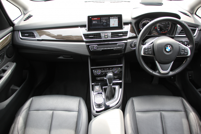 BMW 2シリーズ 218d ｸﾞﾗﾝﾂｱﾗｰ ﾗｸﾞｼﾞｭｱﾘｰ 後期 1ｵｰﾅ ﾌｪｲｽﾘﾌﾄ後 3列7人乗 ADｱｸﾃｨﾌﾞｾｰﾌﾃｨ&ｺﾝﾌｫｰﾄP 追従ACC HUD ﾋｰﾀｰ黒革 電動ﾄﾗﾝｸ LEDﾍｯﾄﾞﾗｲﾄ ﾀｯﾁ画面HDDﾅﾋﾞﾊﾟｰｷﾝｸﾞｱｼｽﾄ 衝突軽減ﾌﾞﾚｰｷ 車線逸脱警告 歩行者警告 2年保証