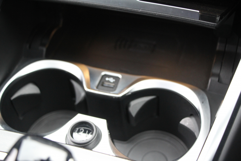 BMW 3シリーズ 320i Mｽﾎﾟｰﾂ ﾃﾞﾋﾞｭｰP ｺﾝﾌｫｰﾄP 真珠色 ﾋｰﾀｰ黒革 専用ﾌﾞﾙｰｽﾃｯﾁ 19AW 追従ACC Mﾊﾟﾌｫｰﾏﾝｽﾘｯﾌﾟｽﾎﾟｲﾗｰ&ﾌﾞﾗｯｸｸﾞﾘﾙ ｽﾃｱﾘﾝｸﾞｻﾎﾟｰﾄ LEDﾍｯﾄﾞﾗｲﾄ 電動ﾄﾗﾝｸ ｱｯﾌﾟﾙｶｰﾌﾟﾚｲ ﾀｯﾁ画面HDDﾅﾋﾞﾜｲﾔﾚｽ充電 Pｱｼｽﾄ 2年保証