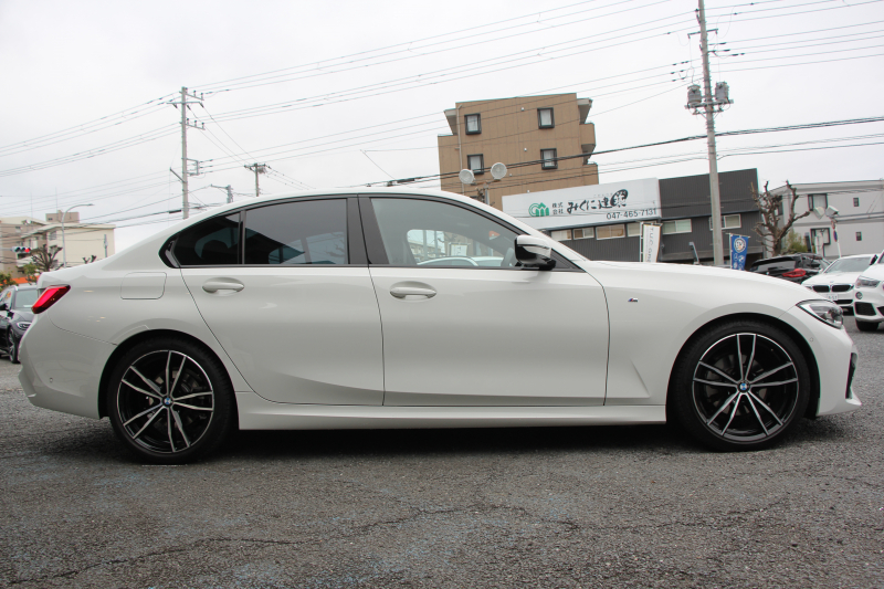 BMW 3シリーズ 320i Mｽﾎﾟｰﾂ ｺﾝﾌｫｰﾄP ｼｰﾄﾋｰﾀｰ ｵﾌﾟｼｮﾝ19AW 追従ACC ｽﾃｱﾘﾝｸﾞｻﾎﾟｰﾄ BMWﾗｲﾌﾞｺｯｸﾋﾟｯﾄﾞLEDﾍｯﾄﾞﾗｲﾄ ｵｰﾄﾊｲﾋﾞｰﾑ ﾜｲﾔﾚｽ充電 ﾊｰﾌﾚｻﾞｰ電動ｼｰﾄ 電動ﾄﾗﾝｸ 3ｿﾞｰﾝｴｱｺﾝ ｱｯﾌﾟﾙｶｰﾌﾟﾚｲ ﾀｯﾁ画面HDDﾅﾋﾞ2年保証