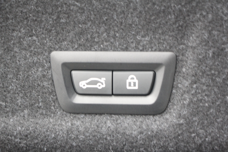 BMW 3シリーズ 320i Mｽﾎﾟｰﾂ ｺﾝﾌｫｰﾄP ｼｰﾄﾋｰﾀｰ ｵﾌﾟｼｮﾝ19AW 追従ACC ｽﾃｱﾘﾝｸﾞｻﾎﾟｰﾄ BMWﾗｲﾌﾞｺｯｸﾋﾟｯﾄﾞLEDﾍｯﾄﾞﾗｲﾄ ｵｰﾄﾊｲﾋﾞｰﾑ ﾜｲﾔﾚｽ充電 ﾊｰﾌﾚｻﾞｰ電動ｼｰﾄ 電動ﾄﾗﾝｸ 3ｿﾞｰﾝｴｱｺﾝ ｱｯﾌﾟﾙｶｰﾌﾟﾚｲ ﾀｯﾁ画面HDDﾅﾋﾞ2年保証