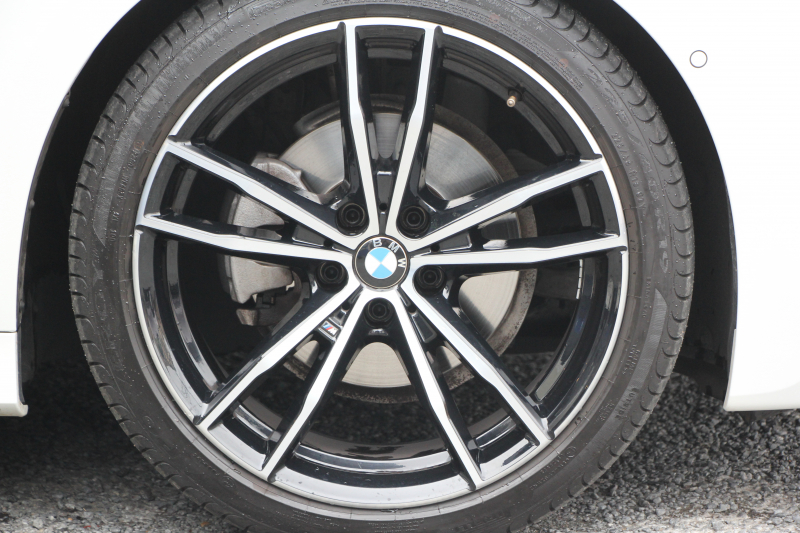 BMW 3シリーズ 320i Mｽﾎﾟｰﾂ ｺﾝﾌｫｰﾄP ｼｰﾄﾋｰﾀｰ ｵﾌﾟｼｮﾝ19AW 追従ACC ｽﾃｱﾘﾝｸﾞｻﾎﾟｰﾄ BMWﾗｲﾌﾞｺｯｸﾋﾟｯﾄﾞLEDﾍｯﾄﾞﾗｲﾄ ｵｰﾄﾊｲﾋﾞｰﾑ ﾜｲﾔﾚｽ充電 ﾊｰﾌﾚｻﾞｰ電動ｼｰﾄ 電動ﾄﾗﾝｸ 3ｿﾞｰﾝｴｱｺﾝ ｱｯﾌﾟﾙｶｰﾌﾟﾚｲ ﾀｯﾁ画面HDDﾅﾋﾞ2年保証