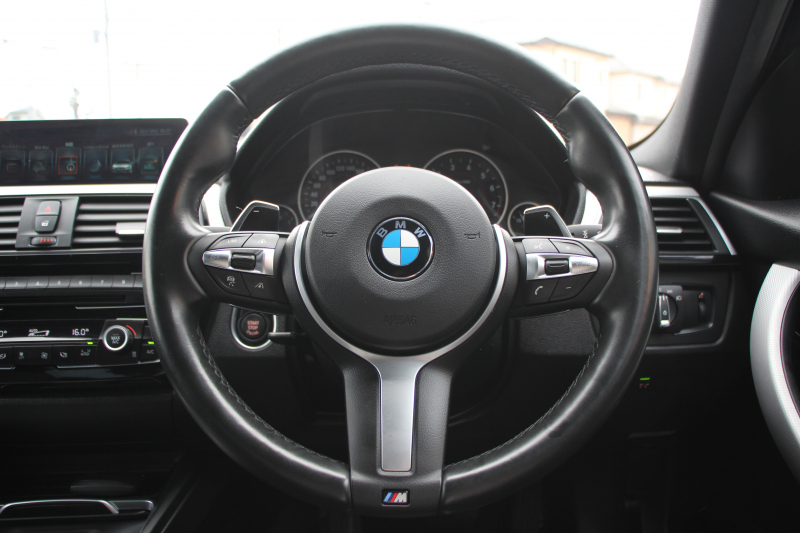 BMW 3シリーズ 320i Mｽﾎﾟｰﾂ ﾌｧｽﾄﾄﾗｯｸP 後期 8A新ｴﾝｼﾞﾝ ｱﾀﾞﾌﾟﾃｨﾌﾞMｻｽ Mｽﾎﾟｰﾂﾌﾞﾚｰｷ 19AW LEDﾍｯﾄﾞﾗｲﾄ&ﾃｰﾙ 追従ACC ﾚｰﾝﾁｪﾝｼﾞ警告 衝突軽減ﾌﾞﾚｰｷ 車線逸脱警告 歩行者警告 HDDﾅﾋﾞBluetooth接続 専用ｴｱﾛ ﾊﾟﾄﾞﾙｼﾌﾄ 2年保証