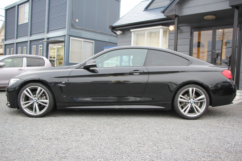 BMW 4シリーズ 420i ｸｰﾍﾟMｽﾎﾟｰﾂ 追従ACC 衝突軽減ﾌﾞﾚｰｷ 車線逸脱警告 歩行者警告 ｵﾌﾟｼｮﾝ19AW 専用ｴｱﾛ ﾌﾞﾗｯｸｷﾄﾞﾆｰｸﾞﾘﾙ ﾀｯﾁﾊﾟｯﾄﾞ対応HDDﾅﾋﾞｹﾞｰｼｮﾝBluetooth接続 ｽﾏｰﾄｷｰ ﾊﾟﾄﾞﾙｼﾌﾄ ﾐﾗｰETC2.0 直噴ﾀｰﾎﾞ8速AT 2年保証