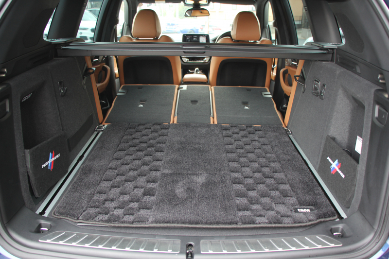 BMW X3 Xdrive20d Mｽﾎﾟｰﾂ ﾊｲﾗｲﾝ ﾃﾞﾋﾞｭｰP ﾊﾟﾉﾗﾏSR ﾊｰﾏﾝｶｰﾄﾞﾝ 全席ﾋｰﾀｰ茶革 ﾗﾝﾊﾞｰｻﾎﾟｰﾄ HUD ﾘｱｼｰﾄ可倒調整 LEDﾍｯﾄﾞﾗｲﾄ ﾀｯﾁﾊﾟﾈﾙ対応HDDﾅﾋﾞTV ﾜｲﾔﾚｽ充電 液晶ﾒｰﾀｰ 360度ｶﾒﾗ ｽﾃｱﾘﾝｸﾞｻﾎﾟｰﾄ 追従ACC 電動ﾄﾗﾝｸ ｵﾌﾟｼｮﾝ20AW 2年保証