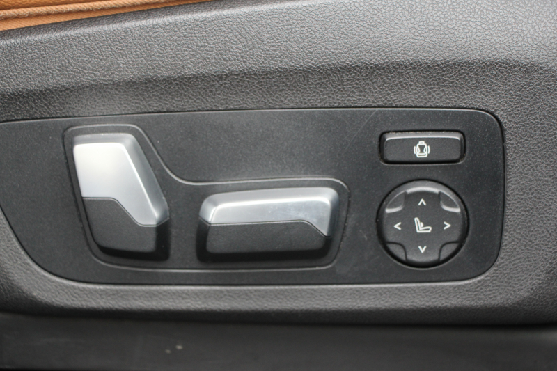 BMW X3 Xdrive20d Mｽﾎﾟｰﾂ ﾊｲﾗｲﾝ ﾃﾞﾋﾞｭｰP ﾊﾟﾉﾗﾏSR ﾊｰﾏﾝｶｰﾄﾞﾝ 全席ﾋｰﾀｰ茶革 ﾗﾝﾊﾞｰｻﾎﾟｰﾄ HUD ﾘｱｼｰﾄ可倒調整 LEDﾍｯﾄﾞﾗｲﾄ ﾀｯﾁﾊﾟﾈﾙ対応HDDﾅﾋﾞTV ﾜｲﾔﾚｽ充電 液晶ﾒｰﾀｰ 360度ｶﾒﾗ ｽﾃｱﾘﾝｸﾞｻﾎﾟｰﾄ 追従ACC 電動ﾄﾗﾝｸ ｵﾌﾟｼｮﾝ20AW 2年保証