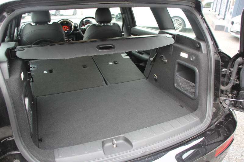 MINI(ミニ) ミニ MINI ｸｰﾊﾟｰD ｸﾗﾌﾞﾏﾝ ﾌﾞﾙｰﾉｰﾄﾄｰｷｮｰｴﾃﾞｨｼｮﾝ 限定車 1ｵｰﾅ ﾋｰﾀｰ付ﾚｻﾞﾚｯﾄｼｰﾄ/ｶｰﾎﾞﾝﾌﾞﾗｯｸ 追従ACC 衝突軽減ﾌﾞﾚｰｷ ﾃﾞｨｰｾﾞﾙ燃費22㎞/L 純正ﾅﾋﾞBｶﾒﾗ Bluetooth接続 LEDﾍｯﾄﾞﾗｲﾄ&ﾌｫｸﾞｽﾏｰﾄｷｰ 2年保証