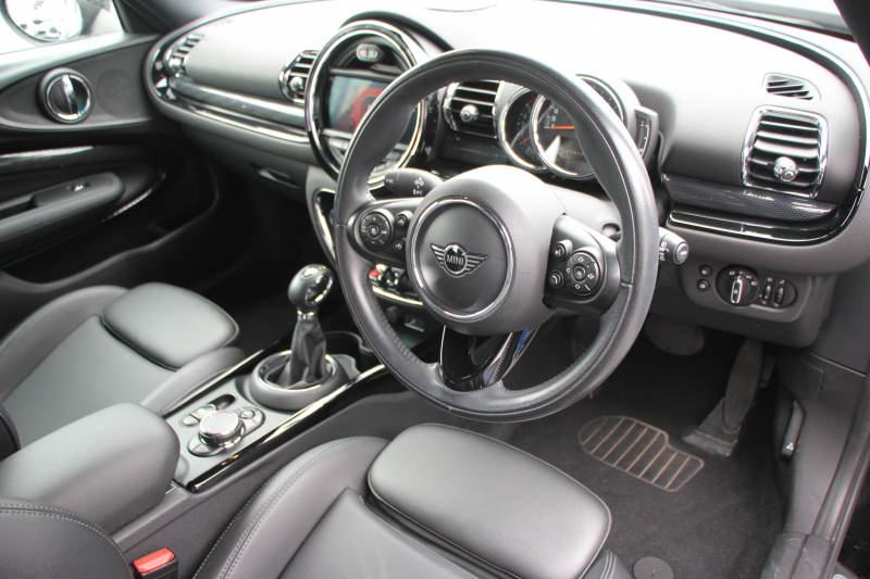 MINI(ミニ) ミニ MINI ｸｰﾊﾟｰD ｸﾗﾌﾞﾏﾝ ﾌﾞﾙｰﾉｰﾄﾄｰｷｮｰｴﾃﾞｨｼｮﾝ 限定車 1ｵｰﾅ ﾋｰﾀｰ付ﾚｻﾞﾚｯﾄｼｰﾄ/ｶｰﾎﾞﾝﾌﾞﾗｯｸ 追従ACC 衝突軽減ﾌﾞﾚｰｷ ﾃﾞｨｰｾﾞﾙ燃費22㎞/L 純正ﾅﾋﾞBｶﾒﾗ Bluetooth接続 LEDﾍｯﾄﾞﾗｲﾄ&ﾌｫｸﾞｽﾏｰﾄｷｰ 2年保証