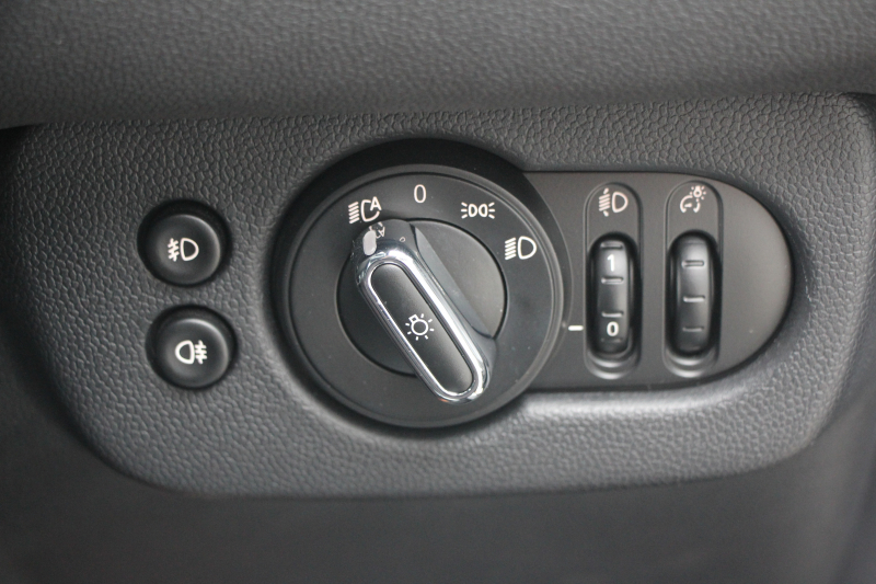 MINI(ミニ) ミニ MINI ｸｰﾊﾟｰD ｸﾗﾌﾞﾏﾝ ﾌﾞﾙｰﾉｰﾄﾄｰｷｮｰｴﾃﾞｨｼｮﾝ 限定車 1ｵｰﾅ ﾋｰﾀｰ付ﾚｻﾞﾚｯﾄｼｰﾄ/ｶｰﾎﾞﾝﾌﾞﾗｯｸ 追従ACC 衝突軽減ﾌﾞﾚｰｷ ﾃﾞｨｰｾﾞﾙ燃費22㎞/L 純正ﾅﾋﾞBｶﾒﾗ Bluetooth接続 LEDﾍｯﾄﾞﾗｲﾄ&ﾌｫｸﾞｽﾏｰﾄｷｰ 2年保証