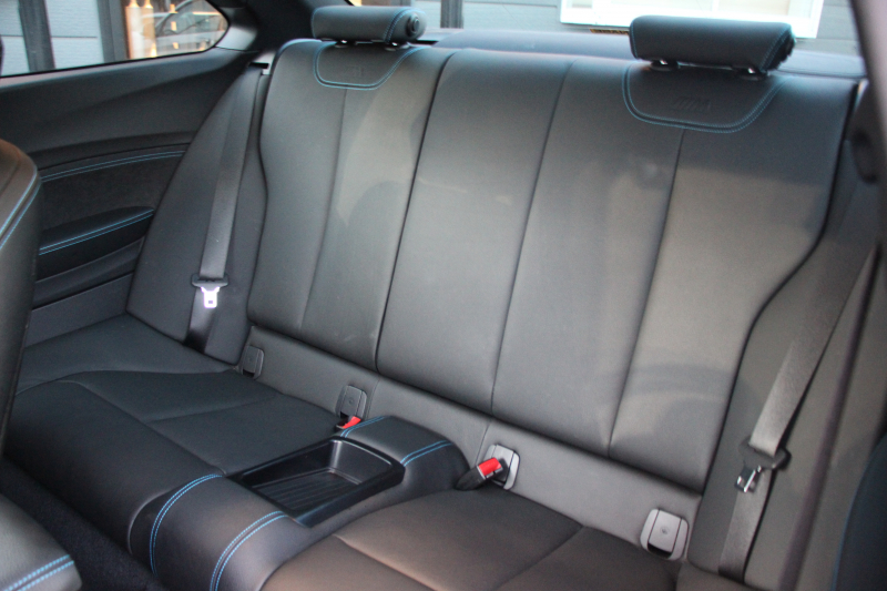 BMW Mシリーズ M2ｸｰﾍﾟMDCT ｻﾝﾙｰﾌ 370馬力 直6ﾀｰﾎﾞ7速DCT ﾋｰﾀｰ黒革 ﾊｰﾏﾝｶｰﾄﾞﾝｻｳﾝﾄﾞﾌﾙｾｸﾞTV HDDﾅﾋﾞBｶﾒﾗ 専用19AW 衝突軽減ﾌﾞﾚｰｷ 車線逸脱警告 歩行者警告 ﾌﾞﾚｰｷ付ｸﾙｺﾝ ｽﾏｰﾄｷｰ ｶｰﾎﾞﾝｲﾝﾃﾘｱﾄﾘﾑ ﾊﾟﾄﾞﾙｼﾌﾄ 2年保証