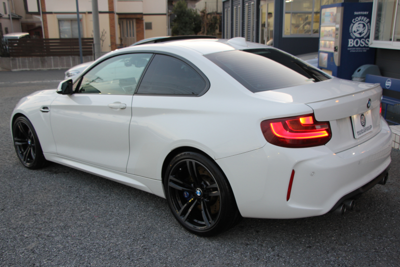 BMW Mシリーズ M2ｸｰﾍﾟMDCT ｻﾝﾙｰﾌ 370馬力 直6ﾀｰﾎﾞ7速DCT ﾋｰﾀｰ黒革 ﾊｰﾏﾝｶｰﾄﾞﾝｻｳﾝﾄﾞﾌﾙｾｸﾞTV HDDﾅﾋﾞBｶﾒﾗ 専用19AW 衝突軽減ﾌﾞﾚｰｷ 車線逸脱警告 歩行者警告 ﾌﾞﾚｰｷ付ｸﾙｺﾝ ｽﾏｰﾄｷｰ ｶｰﾎﾞﾝｲﾝﾃﾘｱﾄﾘﾑ ﾊﾟﾄﾞﾙｼﾌﾄ 2年保証