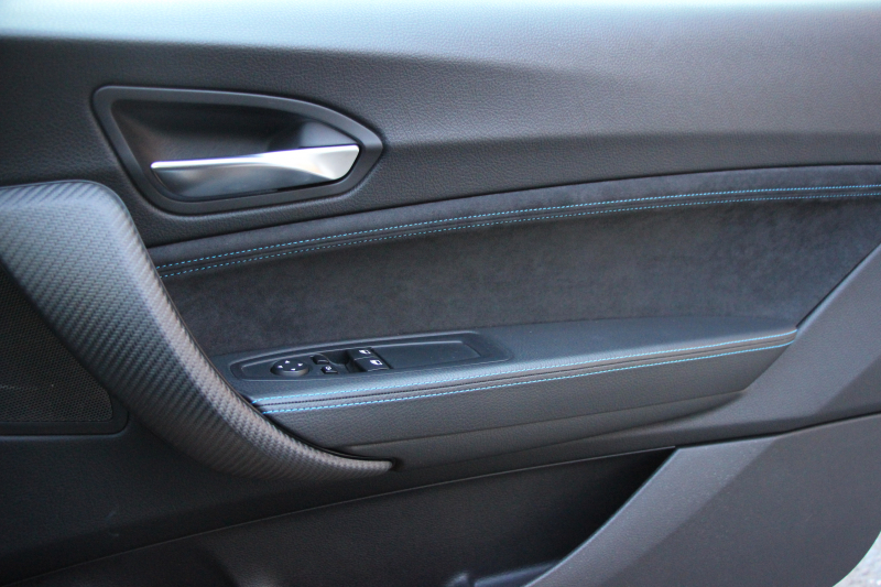 BMW Mシリーズ M2ｸｰﾍﾟMDCT ｻﾝﾙｰﾌ 370馬力 直6ﾀｰﾎﾞ7速DCT ﾋｰﾀｰ黒革 ﾊｰﾏﾝｶｰﾄﾞﾝｻｳﾝﾄﾞﾌﾙｾｸﾞTV HDDﾅﾋﾞBｶﾒﾗ 専用19AW 衝突軽減ﾌﾞﾚｰｷ 車線逸脱警告 歩行者警告 ﾌﾞﾚｰｷ付ｸﾙｺﾝ ｽﾏｰﾄｷｰ ｶｰﾎﾞﾝｲﾝﾃﾘｱﾄﾘﾑ ﾊﾟﾄﾞﾙｼﾌﾄ 2年保証