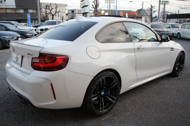 BMW Mシリーズ M2ｸｰﾍﾟMDCT ｻﾝﾙｰﾌ 370馬力 直6ﾀｰﾎﾞ7速DCT ﾋｰﾀｰ黒革 ﾊｰﾏﾝｶｰﾄﾞﾝｻｳﾝﾄﾞﾌﾙｾｸﾞTV HDDﾅﾋﾞBｶﾒﾗ 専用19AW 衝突軽減ﾌﾞﾚｰｷ 車線逸脱警告 歩行者警告 ﾌﾞﾚｰｷ付ｸﾙｺﾝ ｽﾏｰﾄｷｰ ｶｰﾎﾞﾝｲﾝﾃﾘｱﾄﾘﾑ ﾊﾟﾄﾞﾙｼﾌﾄ 2年保証