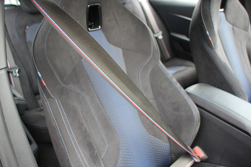 BMW 1シリーズ M135i Xdrive ﾃﾞﾋﾞｭｰP ｺﾝﾌｫｰﾄP 4WD 306馬力 Mｽﾎﾟｰﾂｼｰﾄ ｱﾀﾞﾌﾟﾃｨﾌﾞｻｽ Mｼｰﾄﾍﾞﾙﾄ ｼｰﾄﾋｰﾀｰ BMWﾗｲﾌﾞｺｯｸﾋﾟｯﾄ 追従ACC 電動ﾄﾗﾝｸ ｱｯﾌﾟﾙｶｰﾌﾟﾚｲ 純正HDDﾅﾋﾞPｱｼｽﾄ LEDﾍｯﾄﾞﾗｲﾄ ﾚｰﾝC警告 衝突軽減ﾌﾞﾚｰｷ 2年保証