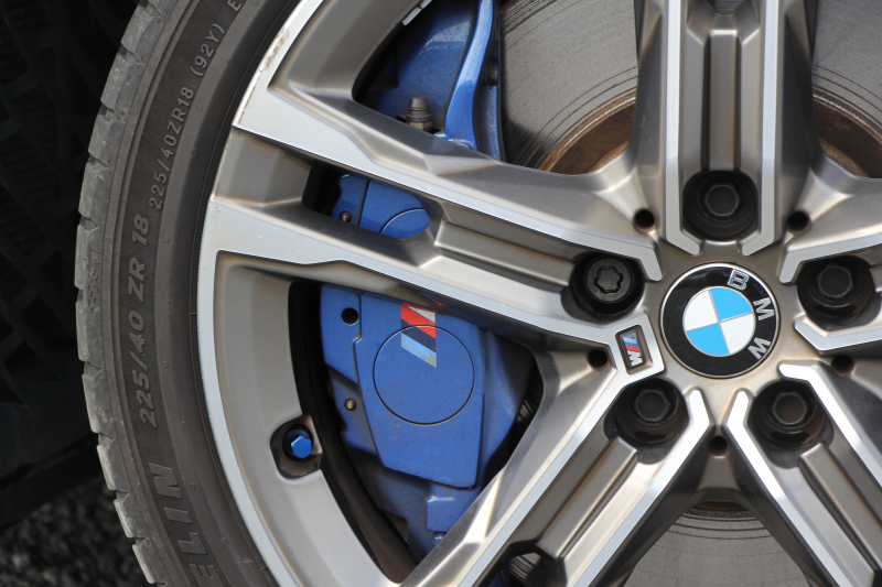 BMW 1シリーズ M135i Xdrive ﾃﾞﾋﾞｭｰP ｺﾝﾌｫｰﾄP 4WD 306馬力 Mｽﾎﾟｰﾂｼｰﾄ ｱﾀﾞﾌﾟﾃｨﾌﾞｻｽ Mｼｰﾄﾍﾞﾙﾄ ｼｰﾄﾋｰﾀｰ BMWﾗｲﾌﾞｺｯｸﾋﾟｯﾄ 追従ACC 電動ﾄﾗﾝｸ ｱｯﾌﾟﾙｶｰﾌﾟﾚｲ 純正HDDﾅﾋﾞPｱｼｽﾄ LEDﾍｯﾄﾞﾗｲﾄ ﾚｰﾝC警告 衝突軽減ﾌﾞﾚｰｷ 2年保証