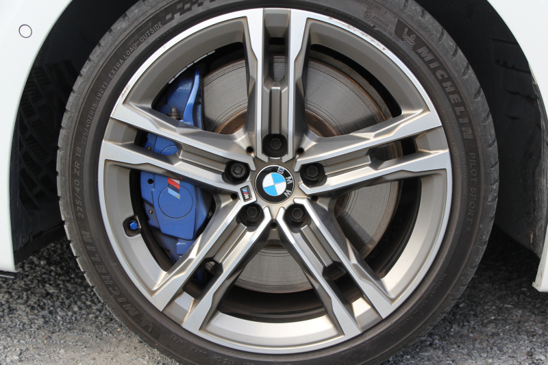 BMW 1シリーズ M135i Xdrive ﾃﾞﾋﾞｭｰP ｺﾝﾌｫｰﾄP 4WD 306馬力 Mｽﾎﾟｰﾂｼｰﾄ ｱﾀﾞﾌﾟﾃｨﾌﾞｻｽ Mｼｰﾄﾍﾞﾙﾄ ｼｰﾄﾋｰﾀｰ BMWﾗｲﾌﾞｺｯｸﾋﾟｯﾄ 追従ACC 電動ﾄﾗﾝｸ ｱｯﾌﾟﾙｶｰﾌﾟﾚｲ 純正HDDﾅﾋﾞPｱｼｽﾄ LEDﾍｯﾄﾞﾗｲﾄ ﾚｰﾝC警告 衝突軽減ﾌﾞﾚｰｷ 2年保証